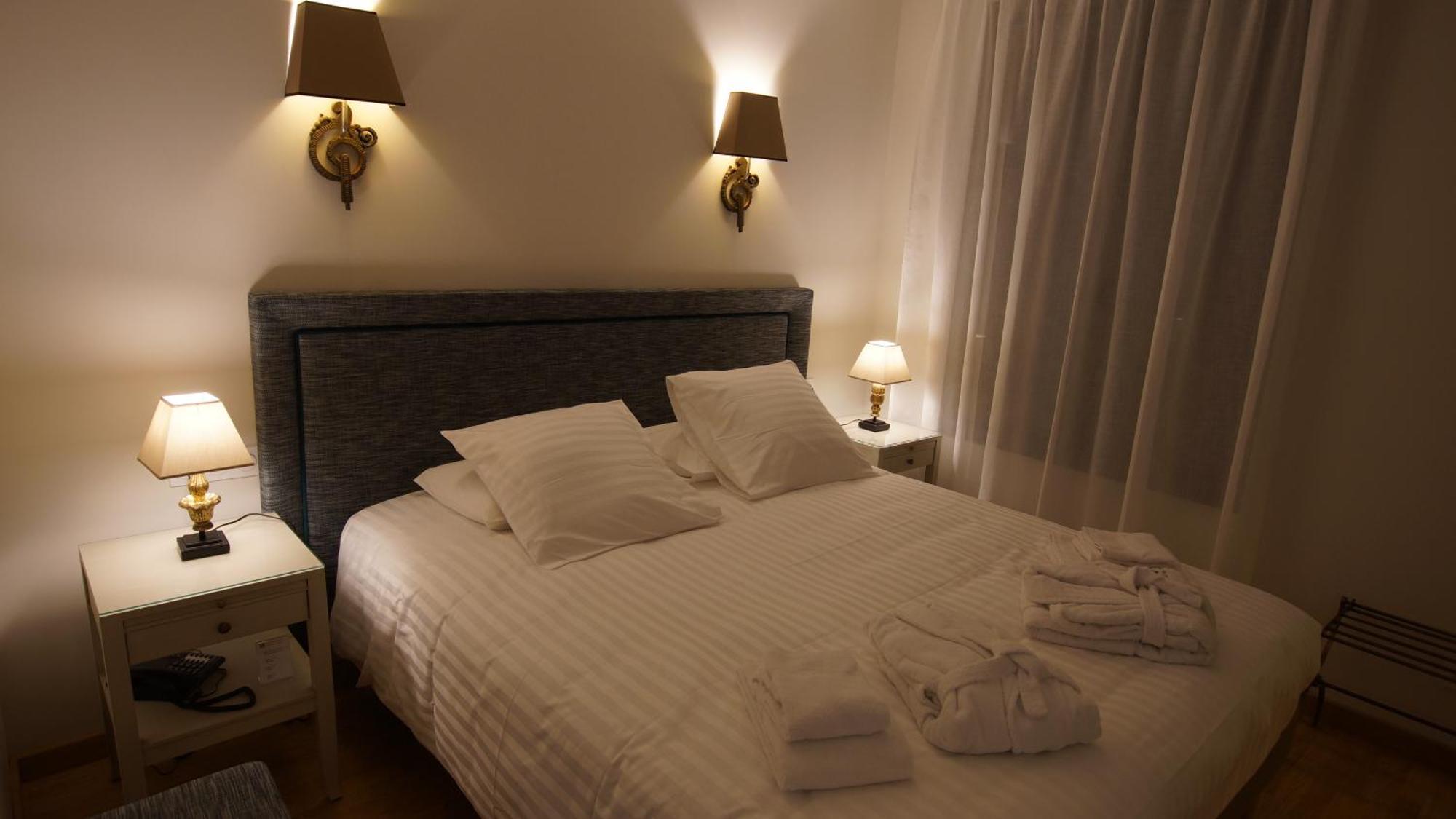 Hotel De Charme L'Oree Du Parc Romans-sur-Isere Bagian luar foto