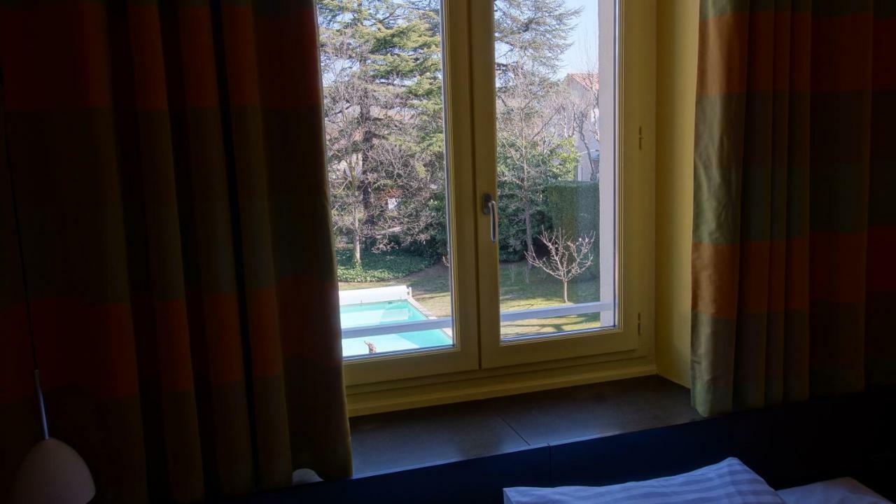 Hotel De Charme L'Oree Du Parc Romans-sur-Isere Bagian luar foto